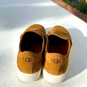 UGG brown slip on shoes sz 9